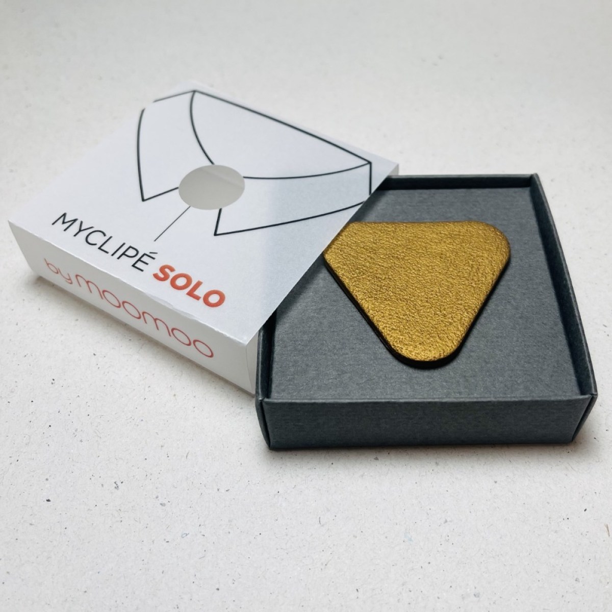 SOLO TRIANGLE METAL BRONZE